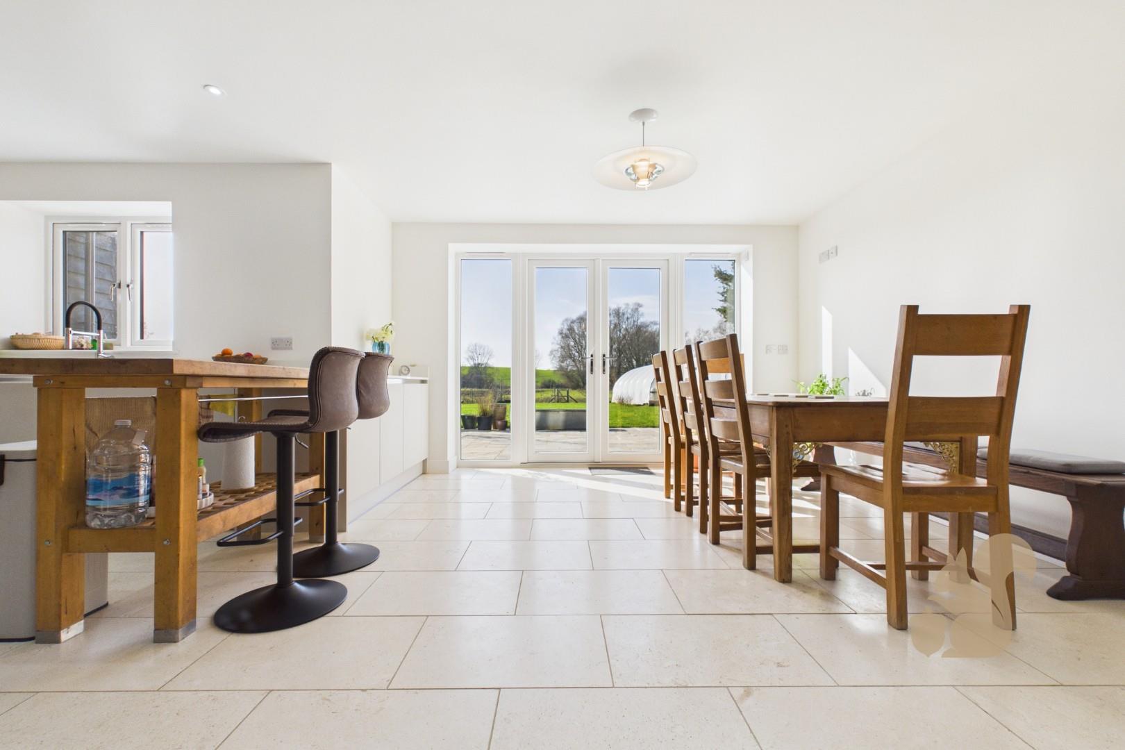 Kitchen/ Dining Area